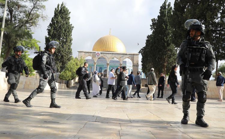 مستعمرون اقتحموا المسجد الأقصى بحماية شرطة الاحتلال الإسرائيلي
