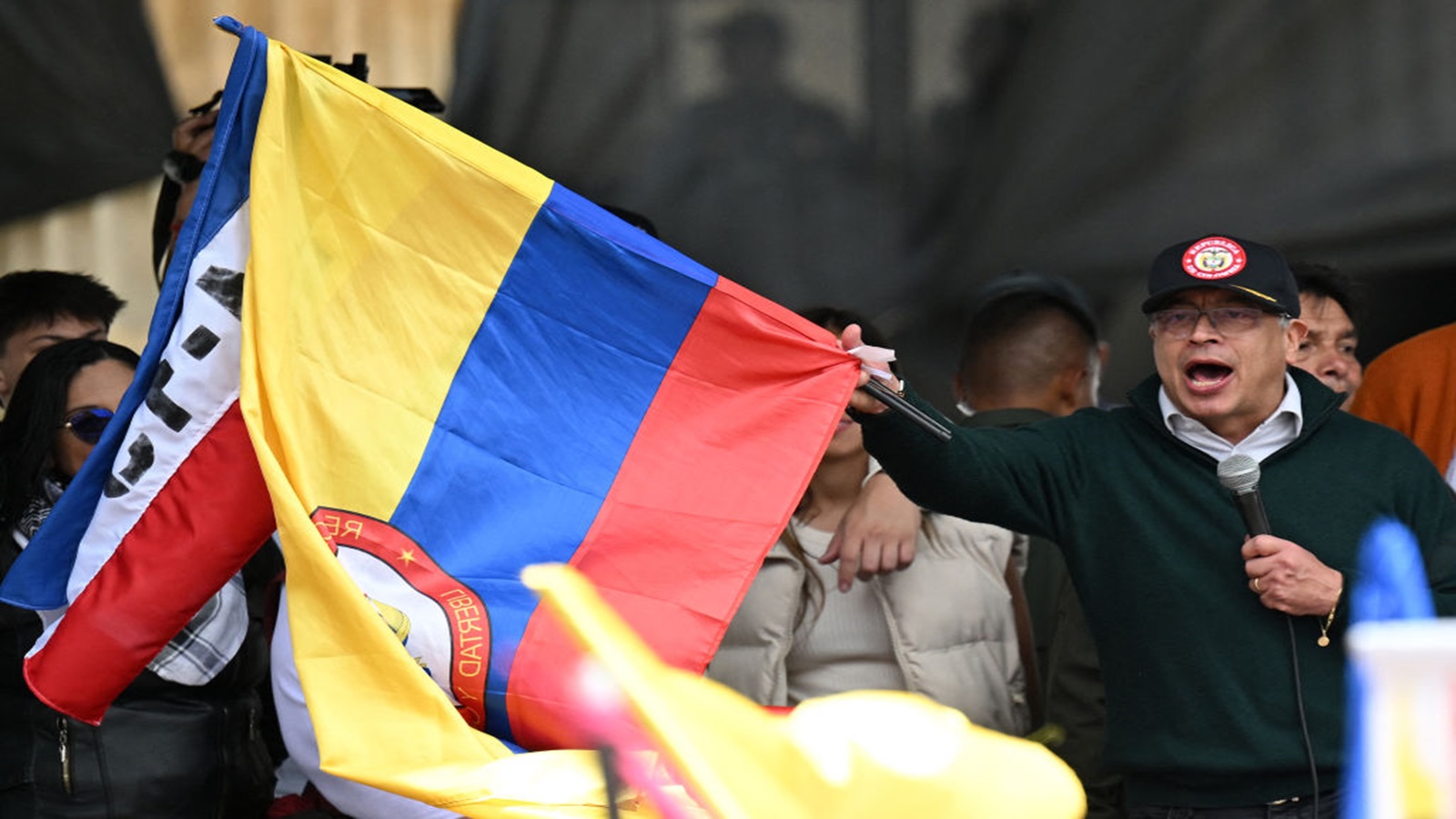 كولومبيا تقطع العلاقات مع إسرائيل والأخيرة تندد 