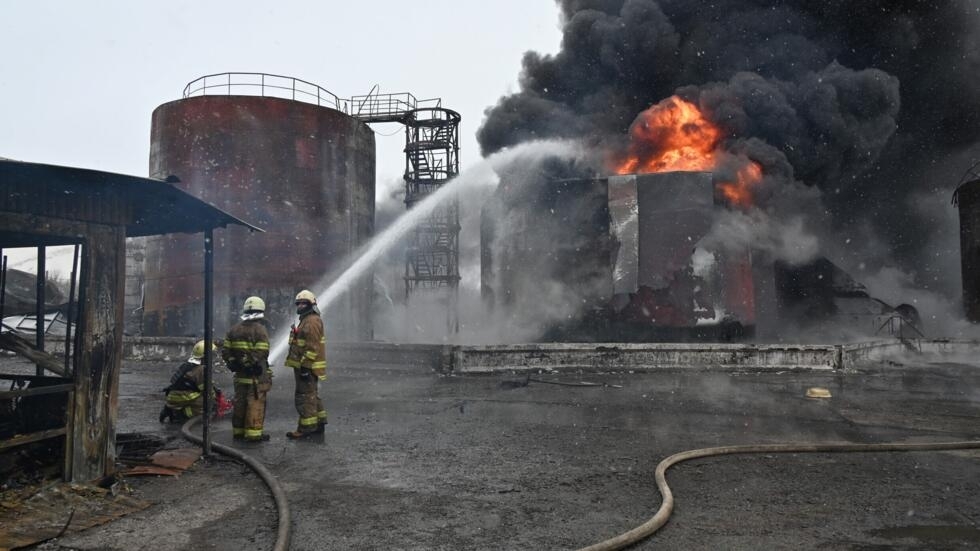 هجوم أوكراني على مصنع للطاقة في روسيا: حريق وإجلاء سكان 