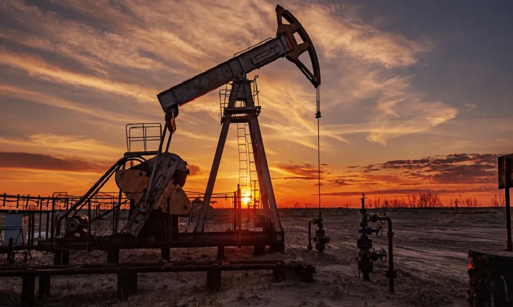 أسعار النفط مستقرة بعد انخفاضها إلى أدنى مستوى في ثلاثة أسابيع